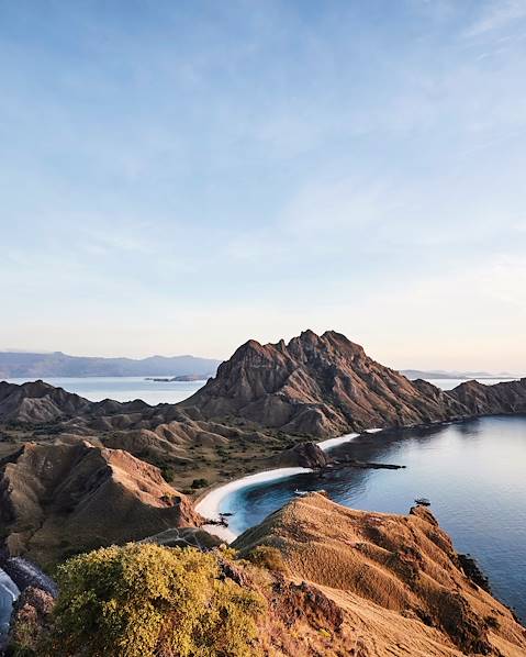Itineraries Indonesia - Magelang - Ubud - Sidemen - Labuan Bajo